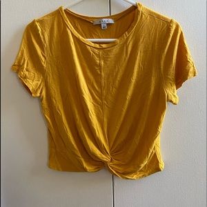 ⭐️yellow knot top⭐️